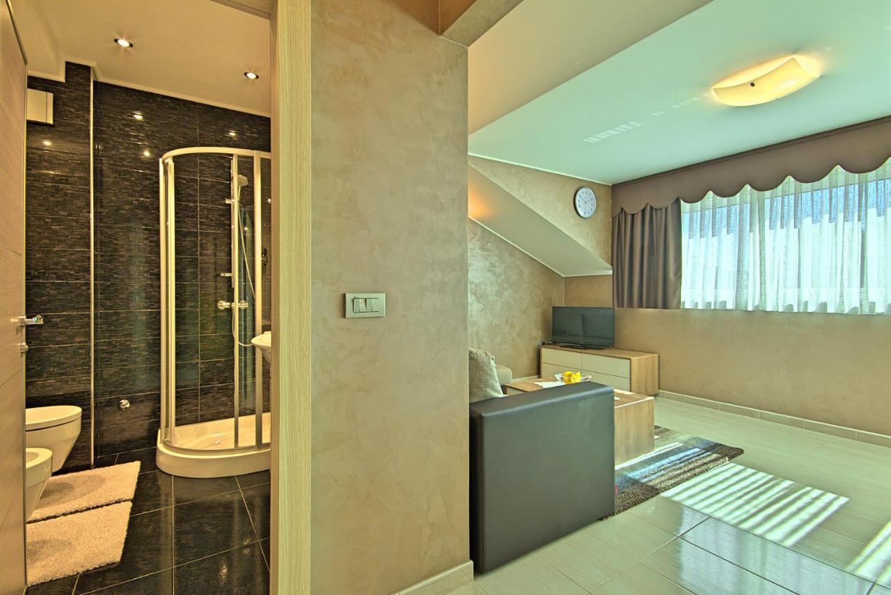Apartments Riva-Interauto ウマグ エクステリア 写真