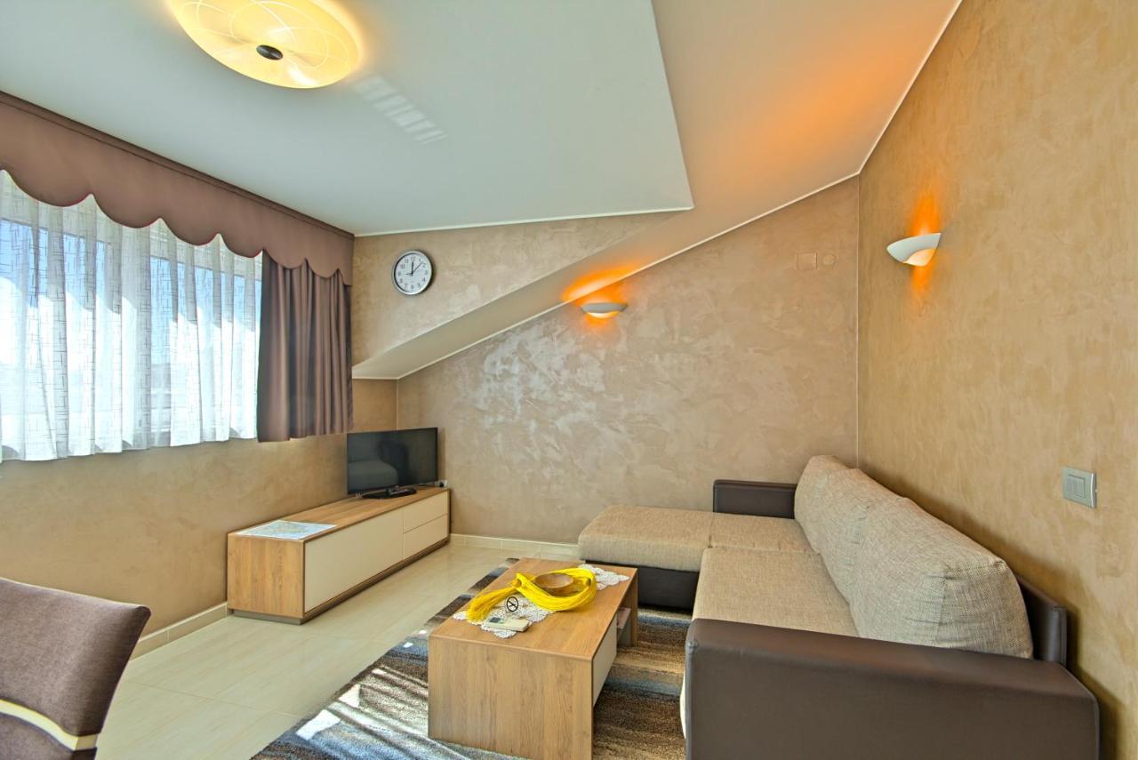 Apartments Riva-Interauto ウマグ エクステリア 写真