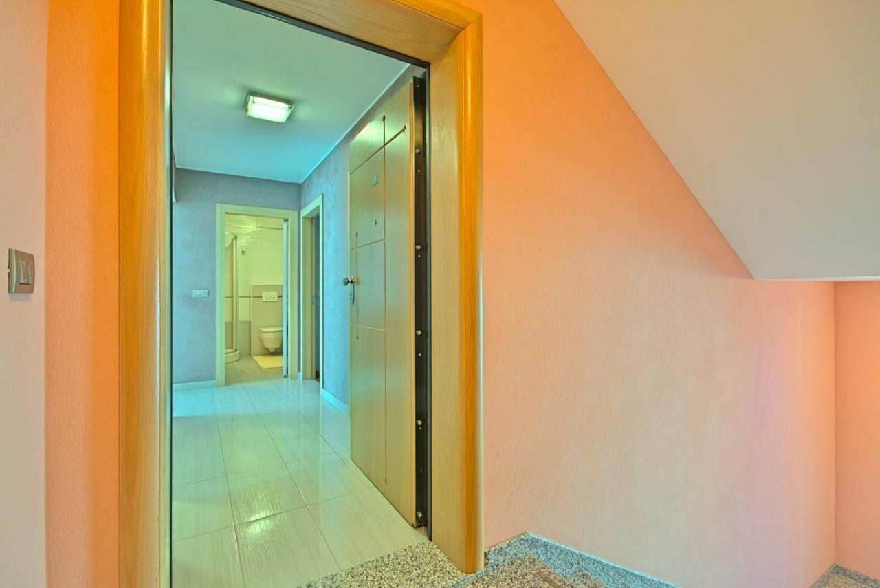 Apartments Riva-Interauto ウマグ エクステリア 写真