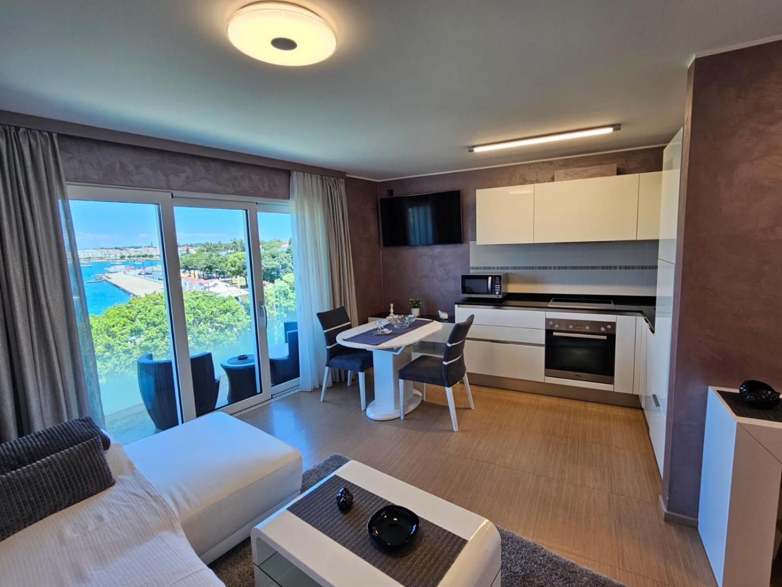 Apartments Riva-Interauto ウマグ エクステリア 写真