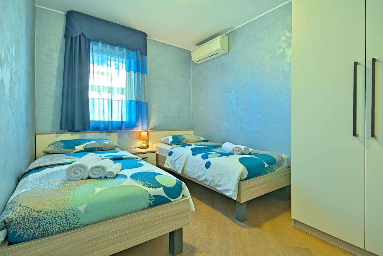 Apartments Riva-Interauto ウマグ エクステリア 写真
