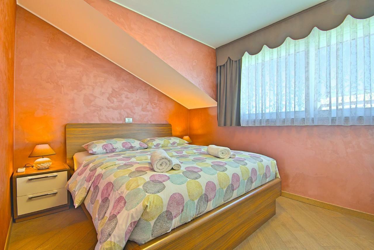 Apartments Riva-Interauto ウマグ エクステリア 写真