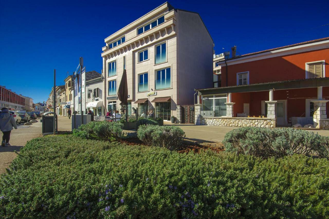 Apartments Riva-Interauto ウマグ エクステリア 写真