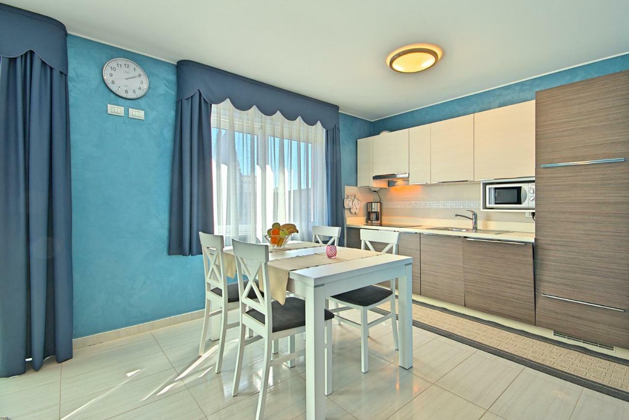 Apartments Riva-Interauto ウマグ エクステリア 写真