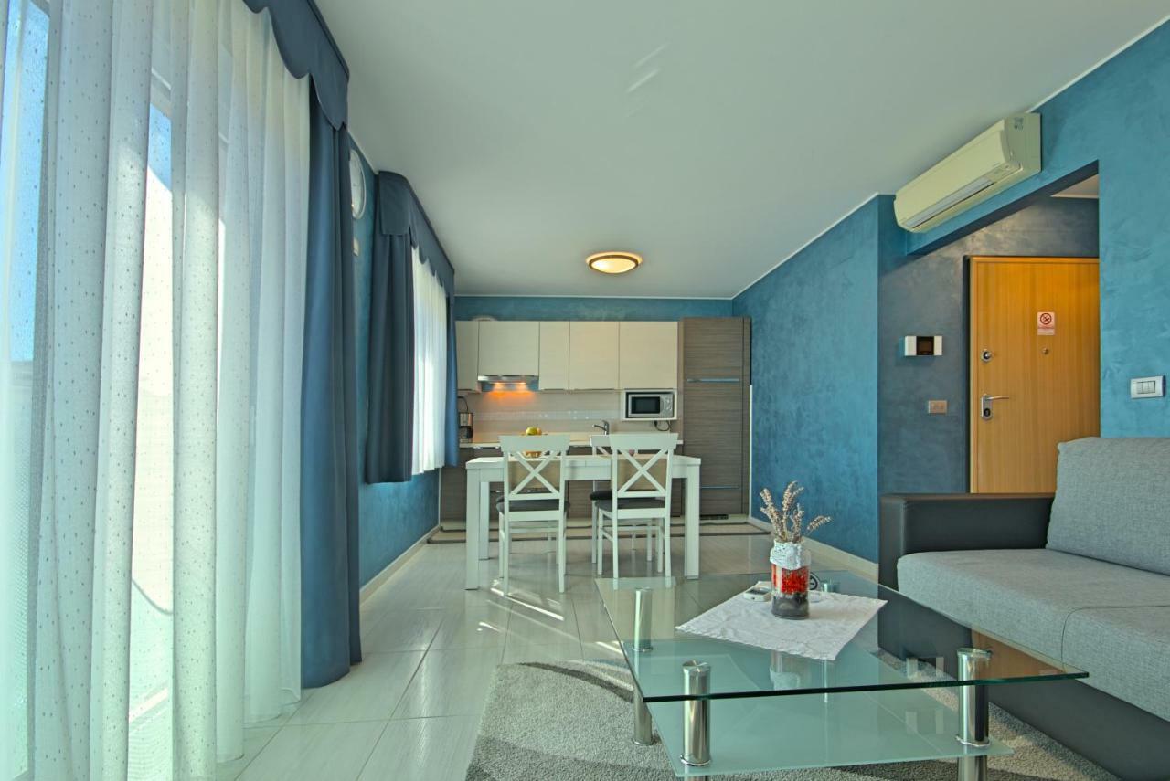 Apartments Riva-Interauto ウマグ エクステリア 写真