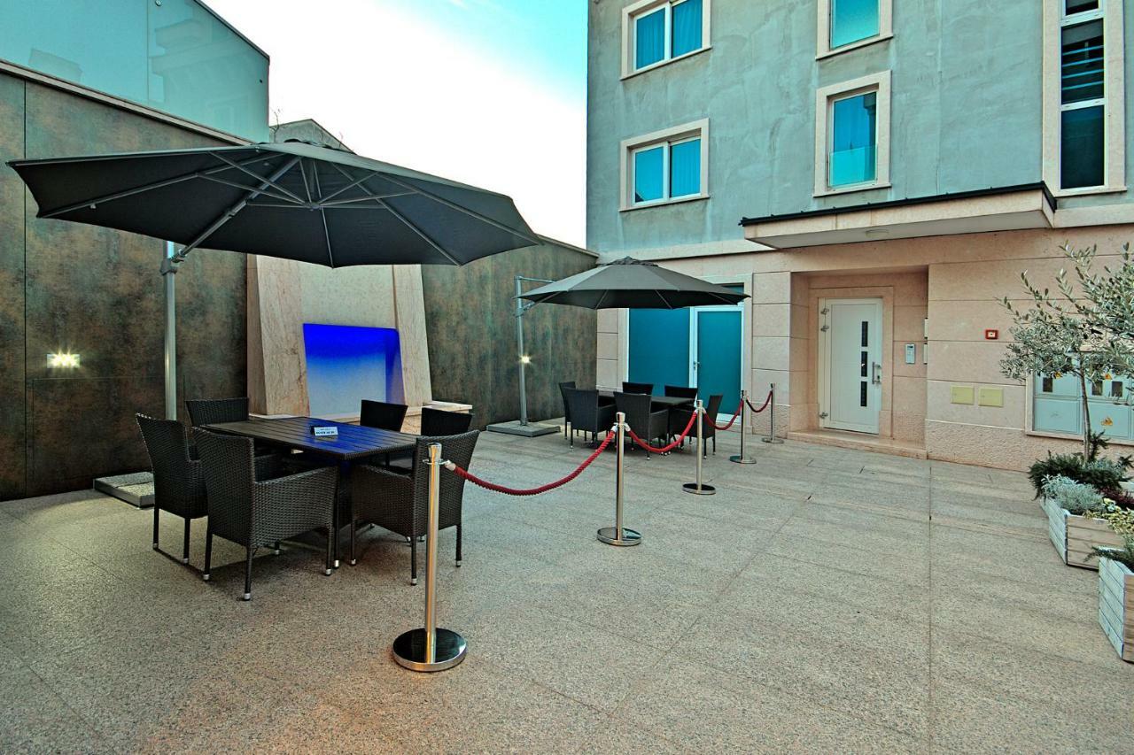 Apartments Riva-Interauto ウマグ エクステリア 写真