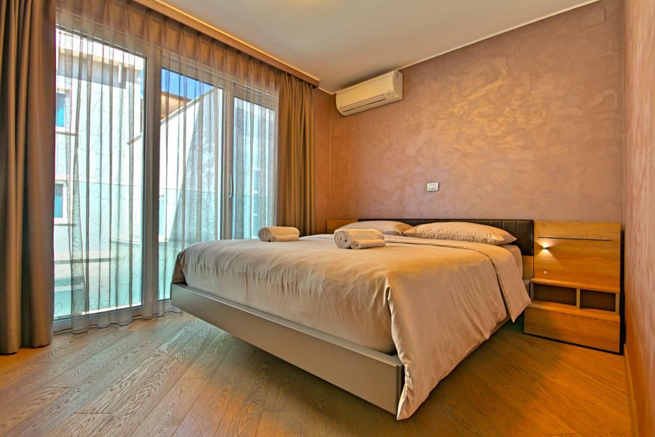 Apartments Riva-Interauto ウマグ エクステリア 写真
